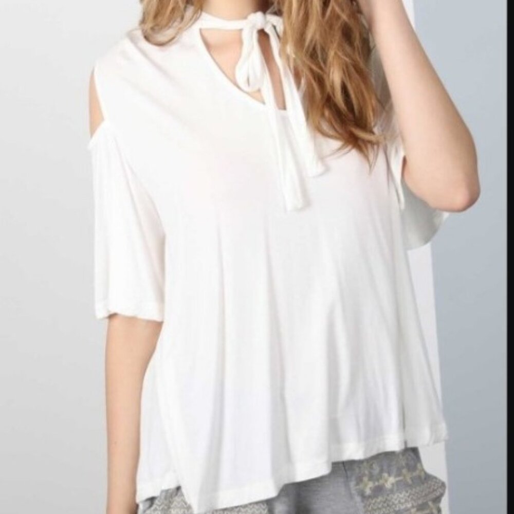 POL Ivory Cold Shoulder Tie Collar Top New oversized small